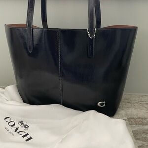 Coach North 32 Black Leather Tote Bag